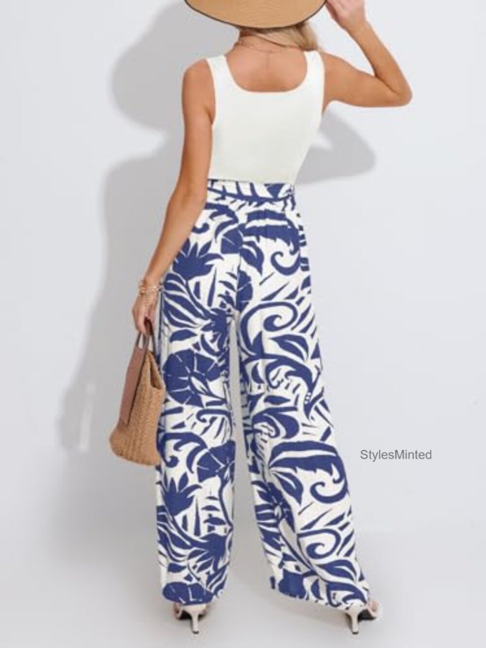 CUPSHE Sleeveless Square Neck Wide Leg Jumpsuit with Pockets - Picture 2 of 3